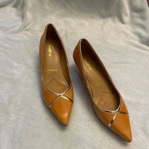 Trotters Signature Pointy Toe Kitten Heels
